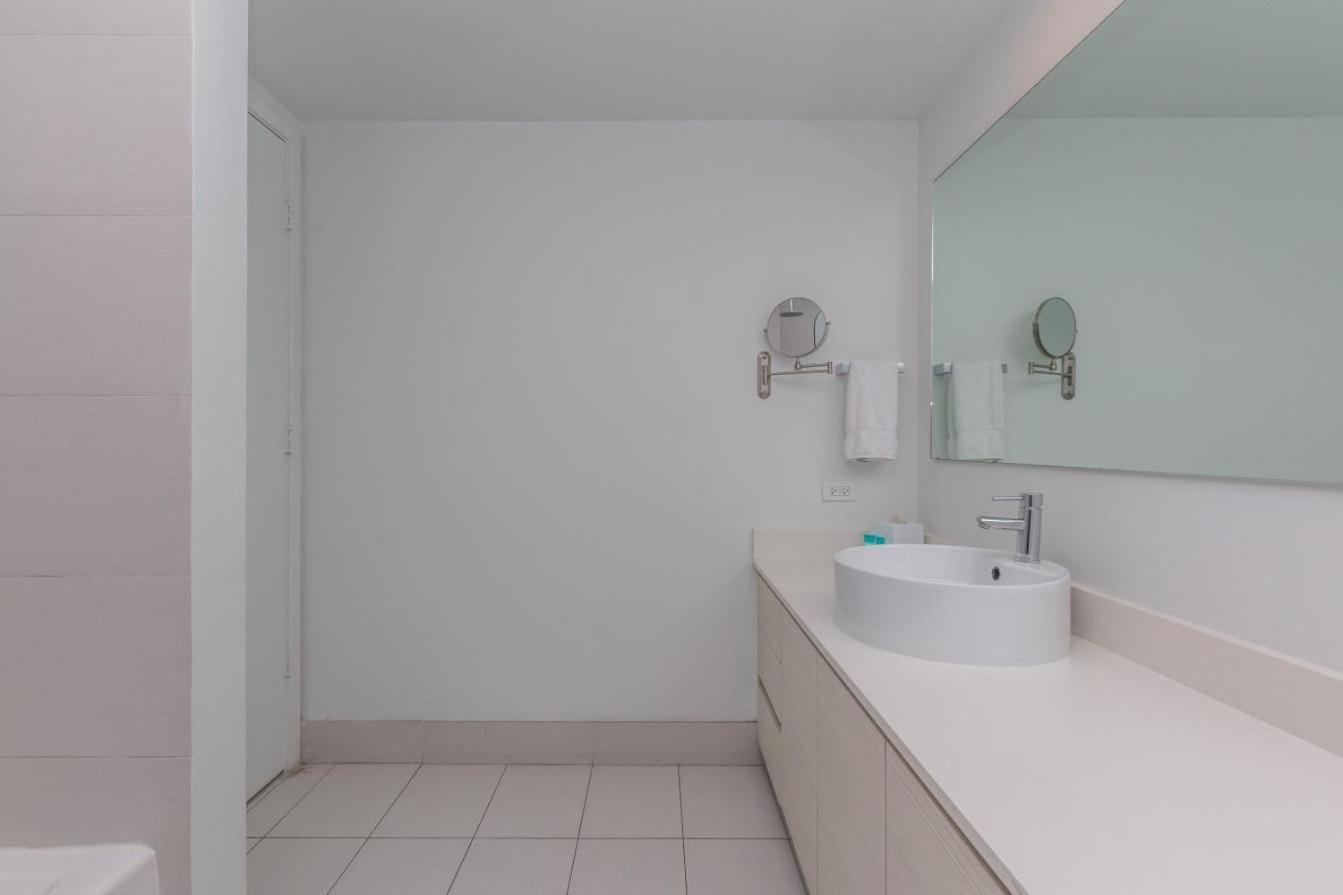 Modern One Bedroom Rental At Beach Walk Resort Miami 18Th Floor 할렌데일비치 외부 사진