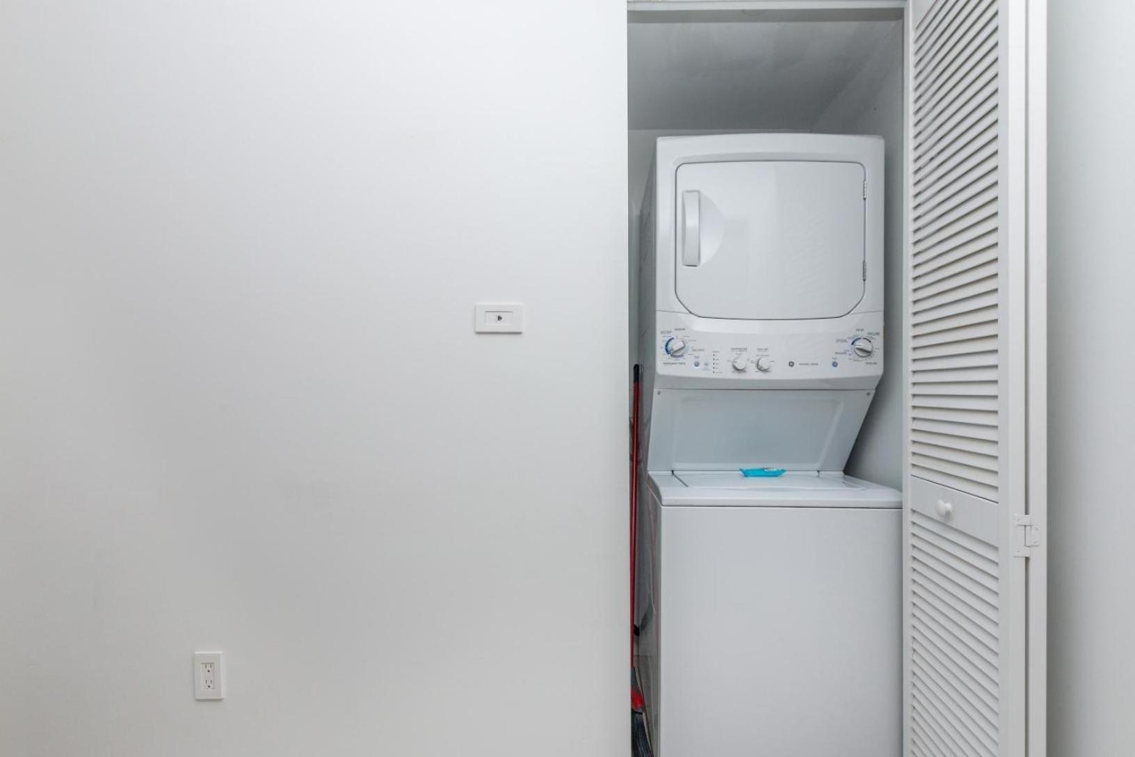 Modern One Bedroom Rental At Beach Walk Resort Miami 18Th Floor 할렌데일비치 외부 사진