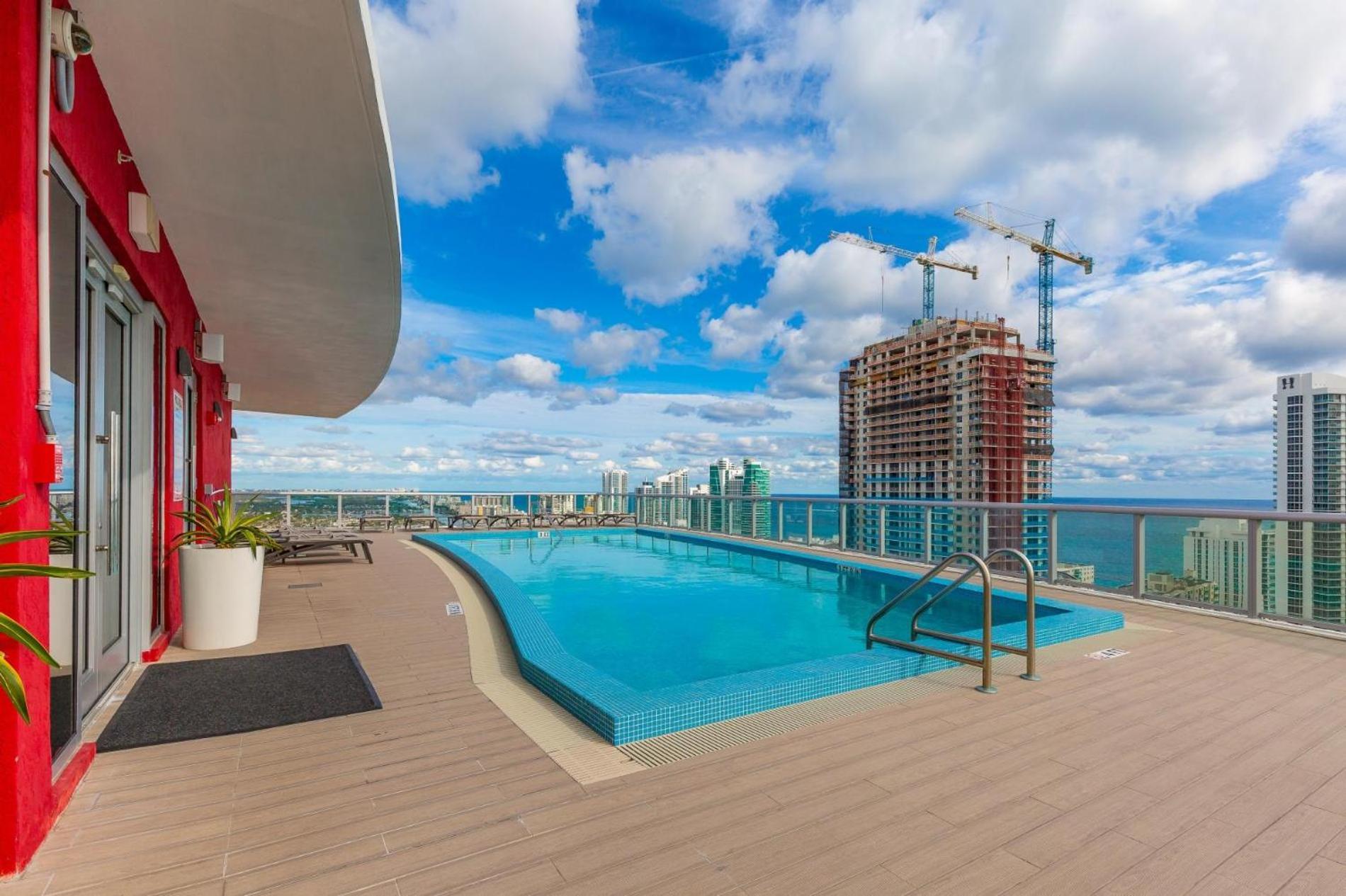 Modern One Bedroom Rental At Beach Walk Resort Miami 18Th Floor 할렌데일비치 외부 사진