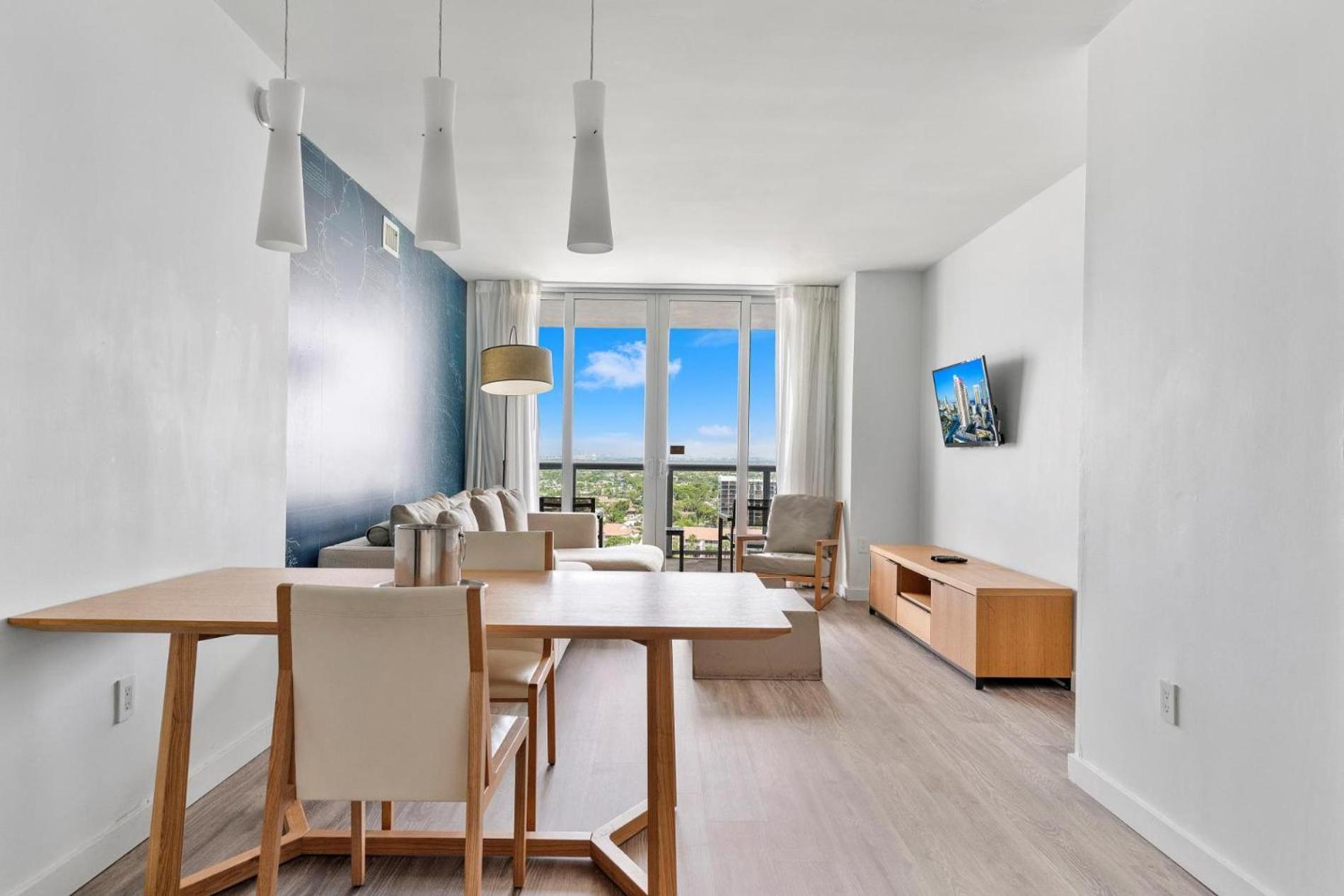 Modern One Bedroom Rental At Beach Walk Resort Miami 18Th Floor 할렌데일비치 외부 사진